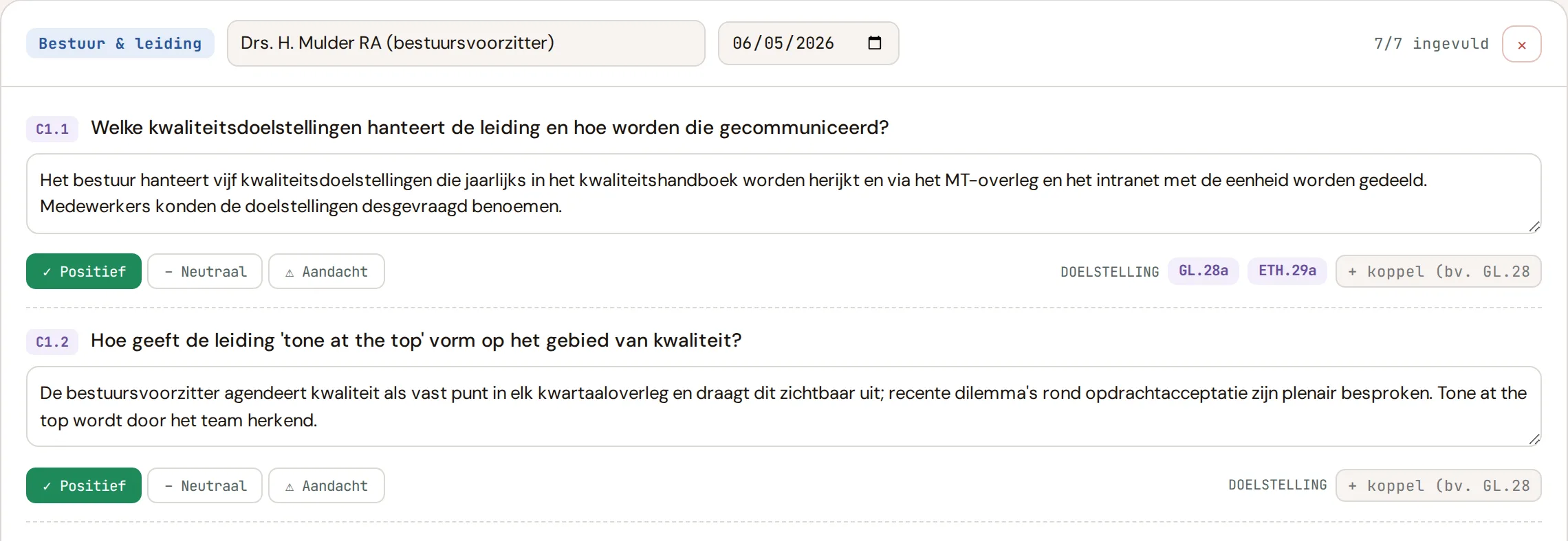 Assessor-interview met bestuur en leiding: observaties per onderwerp, indruk en koppeling aan ISQM-doelstellingen
